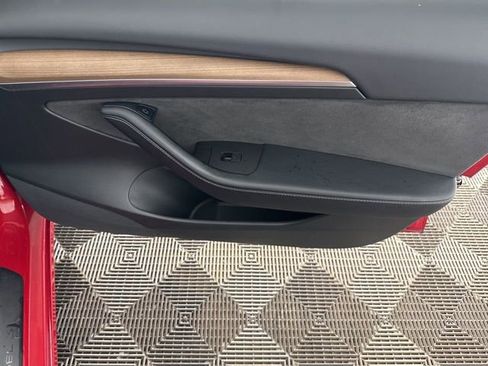 Used 2021 Tesla Model 3 Standard Range Plus image 25