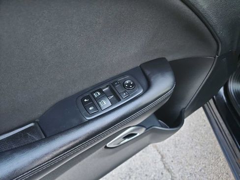 Used 2019 Dodge Challenger SXT image 12