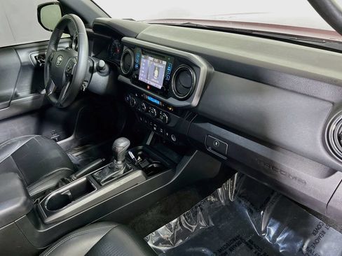 Used 2019 Toyota Tacoma TRD Off-Road AWD/4WD image 26