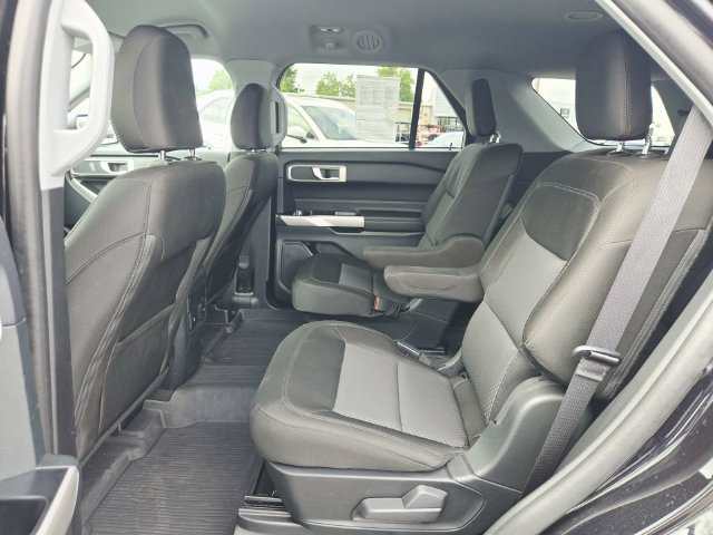 Used 2024 Ford Explorer XLT AWD/4WD image 9