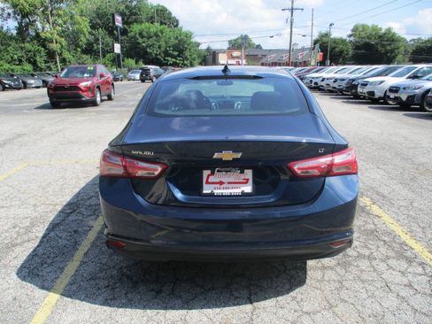 Used 2019 Chevrolet Malibu LT FWD image 12