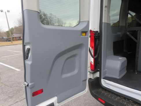 Used 2019 Ford Transit 150 XLT image 18