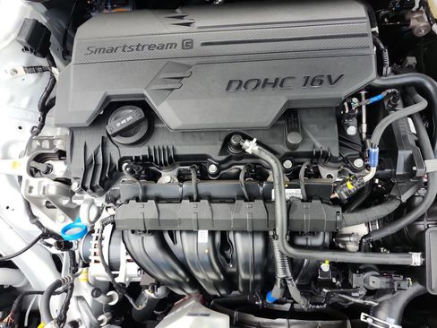 New 2026 Hyundai Elantra Limited FWD image 21
