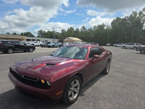 Used 2019 Dodge Challenger SXT RWD image 10