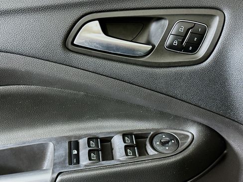 Used 2018 Ford Escape Titanium image 15