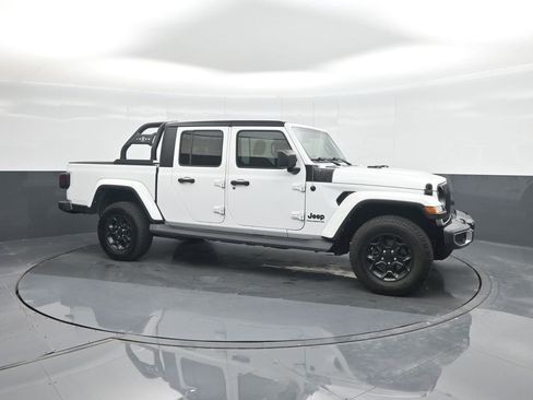 Used 2023 Jeep Gladiator Sport AWD/4WD image 11