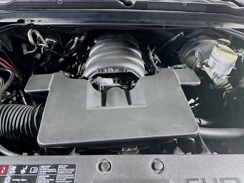 Used 2020 Chevrolet Suburban LT image 32