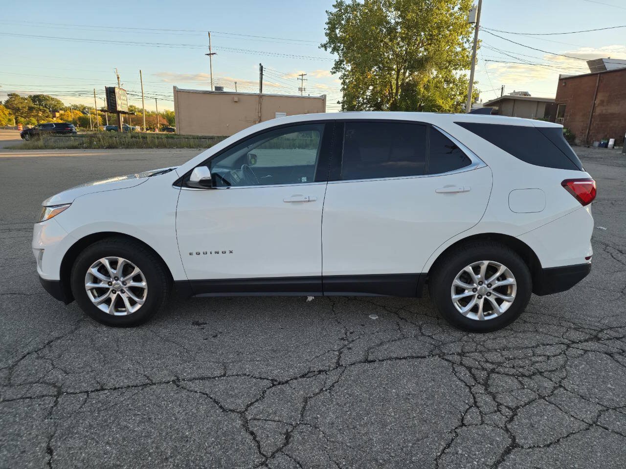 Used 2019 Chevrolet Equinox LT w/ Driver Convenience Package FWD image 7