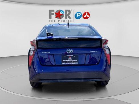 Used 2017 Toyota Prius Two w/ Carpet Mat Package FWD image 4