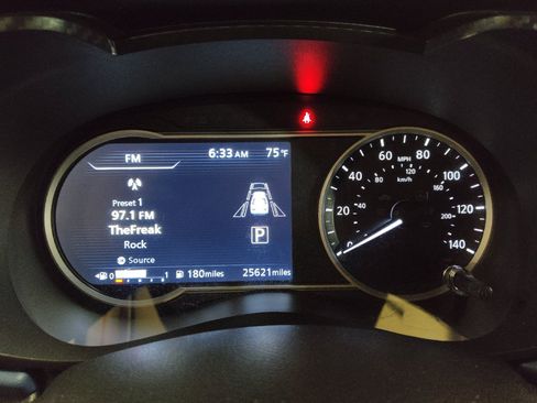 Used 2025 Nissan Versa SV FWD image 23