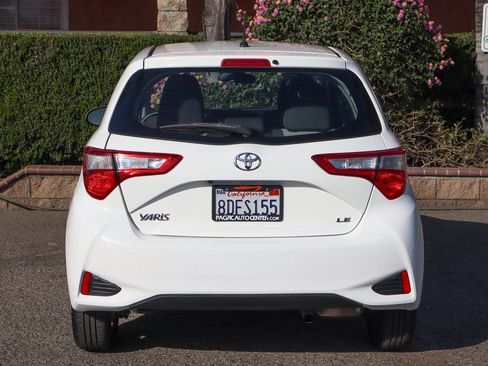 Used 2018 Toyota Yaris LE w/ Carpet Mat Package FWD image 7