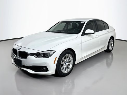 Used 2018 BMW 320i Sedan RWD image 4