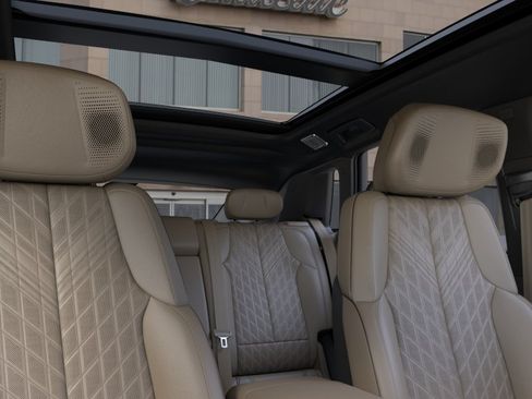 New 2026 Cadillac Lyriq Signature Luxury AWD/4WD image 24