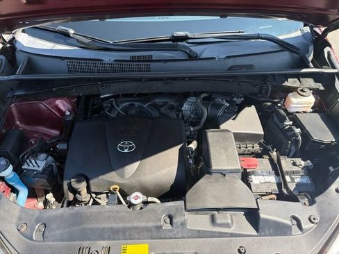 Used 2019 Toyota Highlander LE AWD/4WD image 18