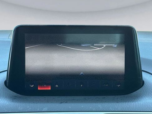 Used 2018 MAZDA MAZDA3 Touring image 20