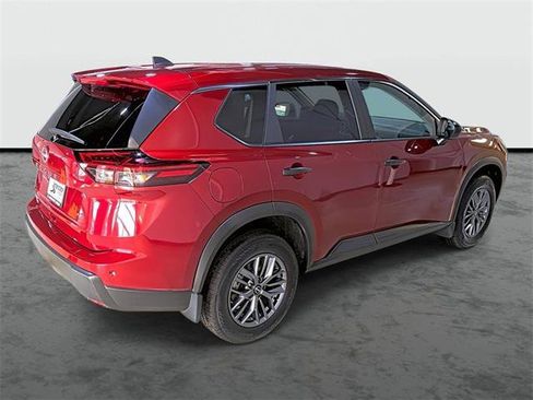 Used 2025 Nissan Rogue S AWD/4WD image 4