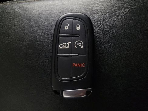 Used 2015 Jeep Cherokee Latitude w/ Comfort/Convenience Group image 32