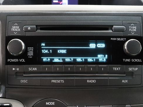 Used 2014 Toyota Sienna LE FWD image 18