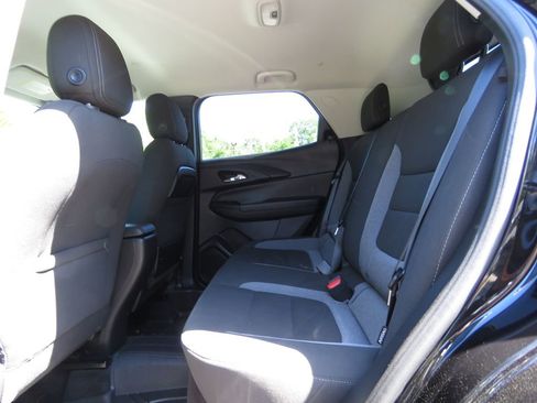 Used 2022 Chevrolet TrailBlazer LT w/ LPO, Blackout Package AWD/4WD image 19