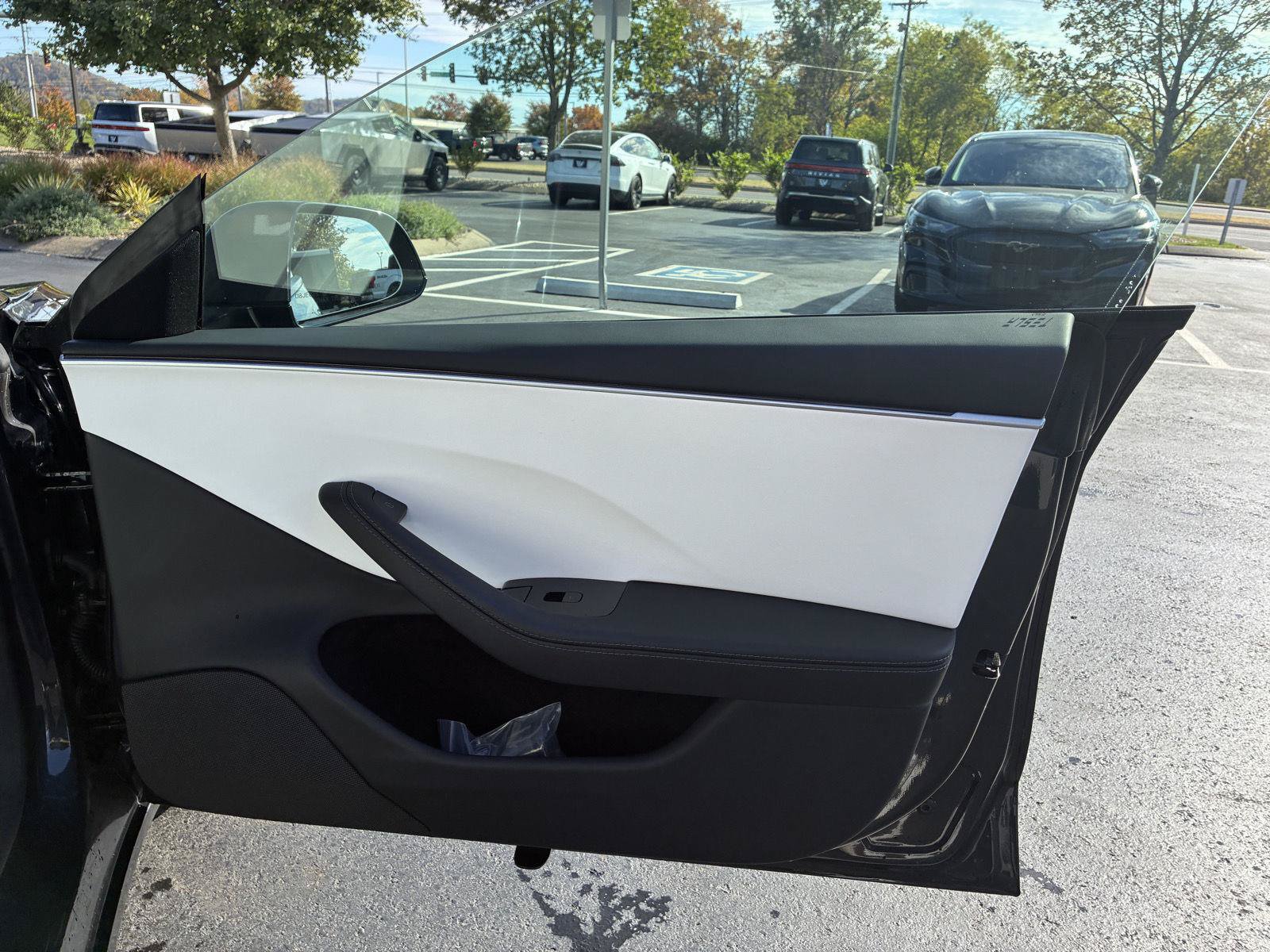 Used 2025 Tesla Model 3 Long Range RWD image 11