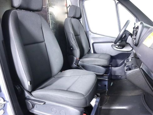 Used 2019 Mercedes-Benz Sprinter 144 image 28