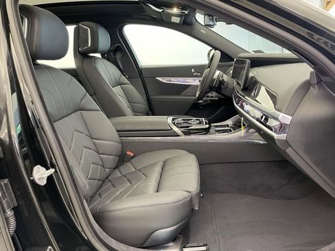 New 2025 BMW 760i xDrive AWD/4WD image 19