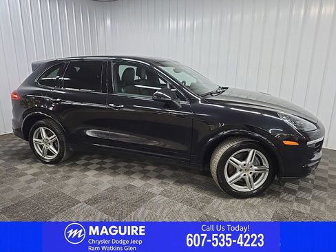 Used 2017 Porsche Cayenne Platinum Edition AWD/4WD image 1