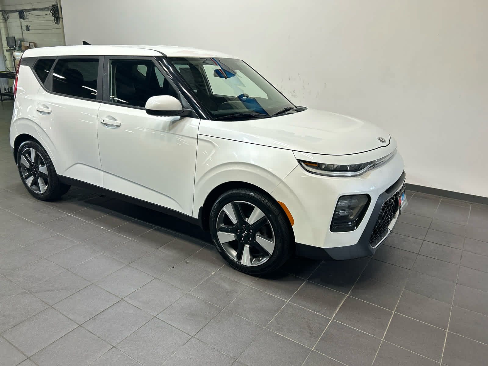 Used 2020 Kia Soul EX w/ Option Group 015 FWD image 2