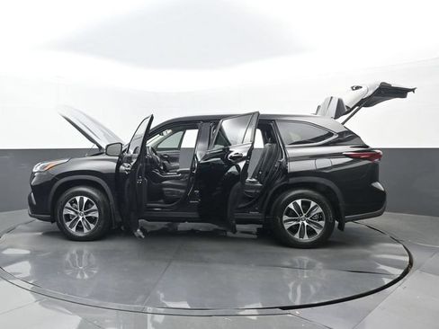 Used 2026 Toyota Highlander XLE AWD/4WD image 35