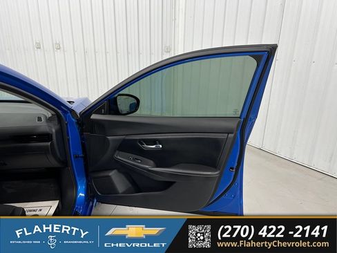 Used 2022 Nissan Sentra SV FWD image 14