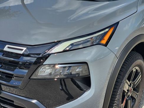 Certified 2025 Nissan Rogue SV image 7