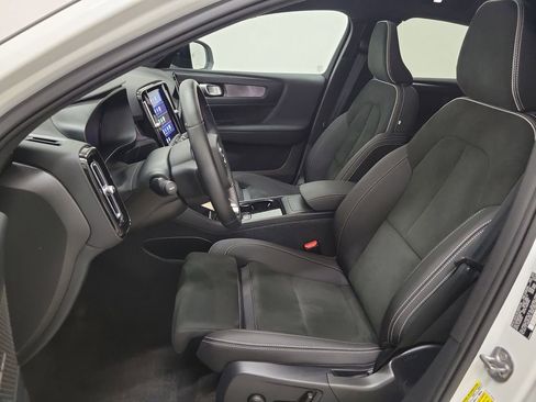 Certified 2023 Volvo C40 P8 Recharge Ultimate image 18