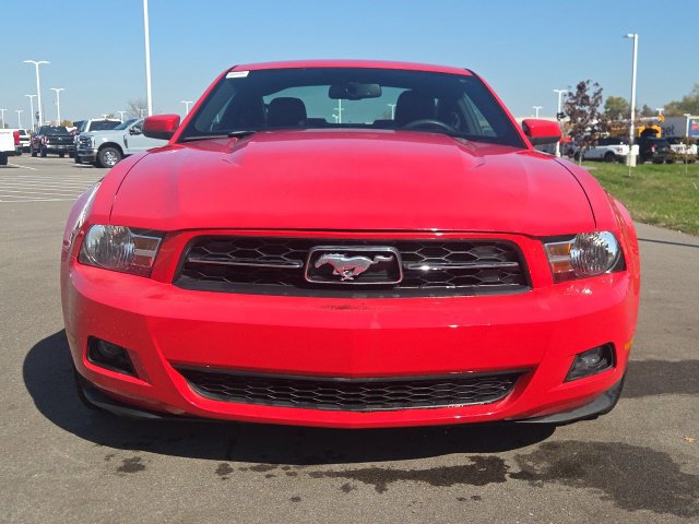 Used 2010 Ford Mustang Coupe RWD image 3