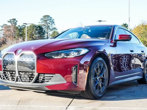 Used 2022 BMW i4 eDrive40 image 3