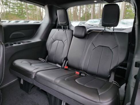 New 2026 Chrysler Pacifica Select w/ S Appearance Package AWD/4WD image 21