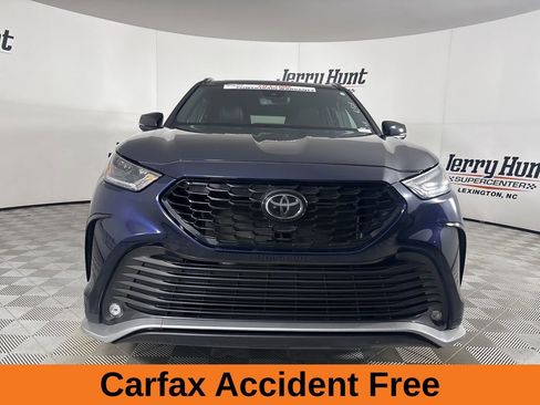 Used 2024 Toyota Highlander XSE image 3