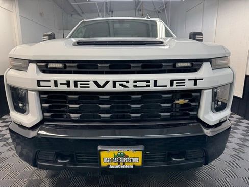Used 2022 Chevrolet Silverado 2500 Custom w/ Custom Value Package AWD/4WD image 2