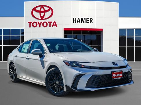 New 2026 Toyota Camry SE FWD image 1