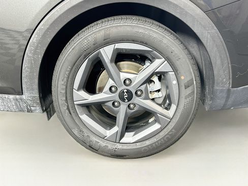 Used 2025 Kia K4 FWD image 11