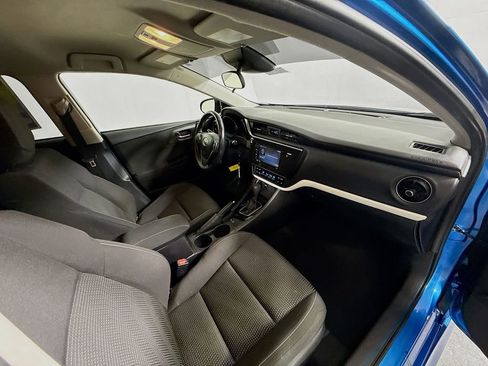 Used 2017 Toyota Corolla iM image 31