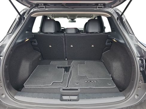 Used 2025 Nissan Kicks SR FWD image 25