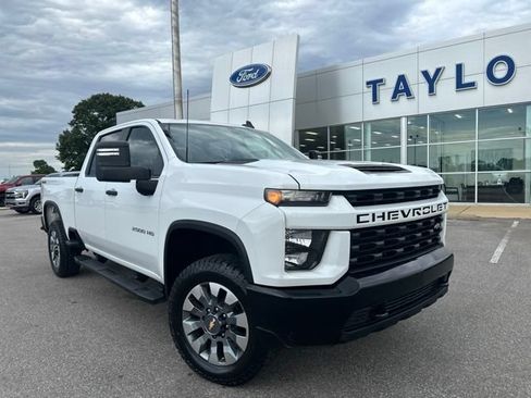 Used 2022 Chevrolet Silverado 2500 Custom w/ Custom Value Package AWD/4WD image 3