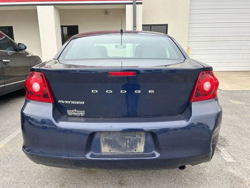 Used 2013 Dodge Avenger SE image 7
