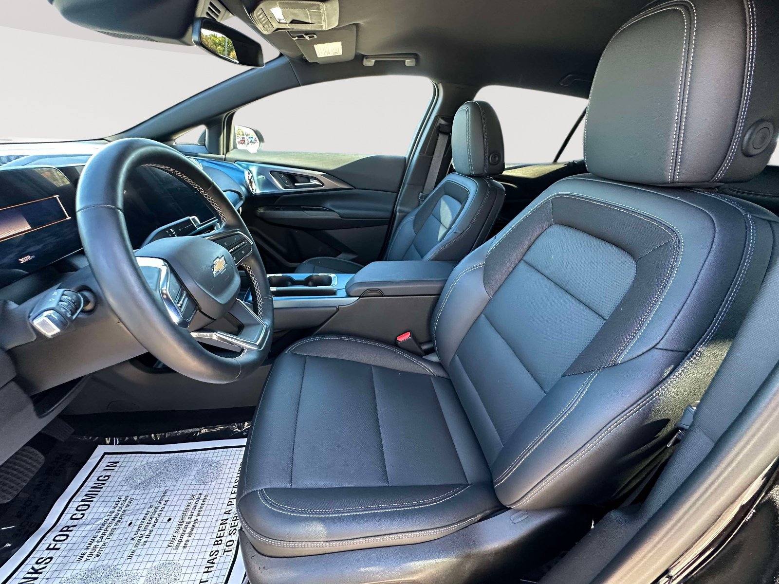 Used 2024 Chevrolet Equinox EV LT FWD image 23