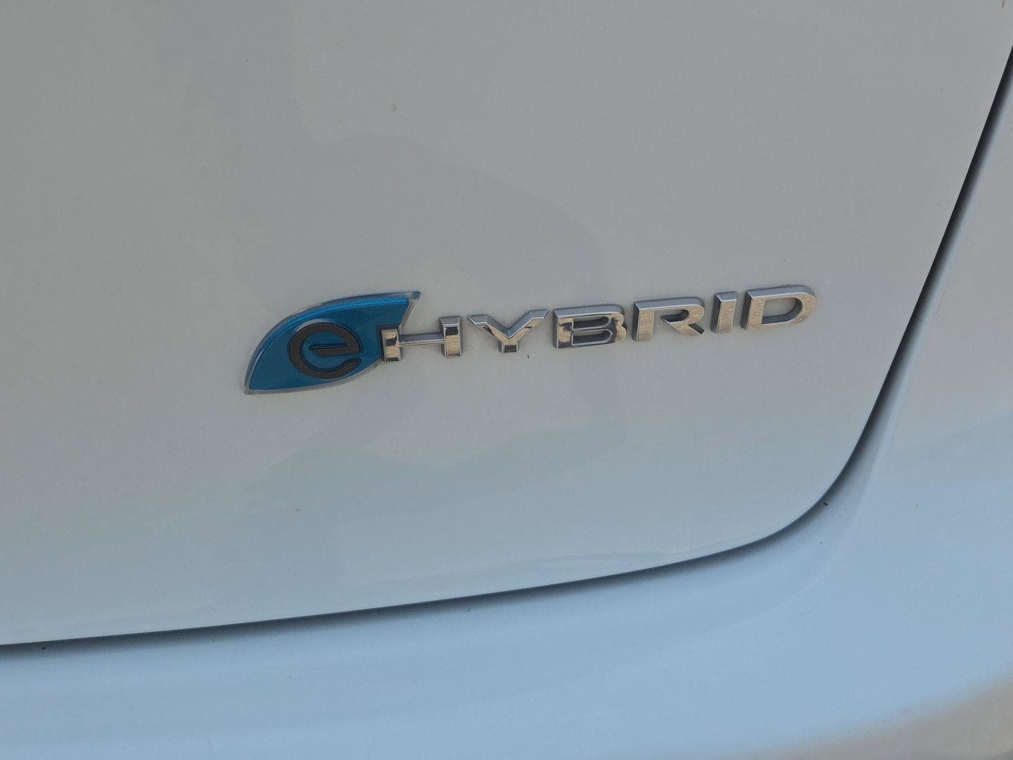 Used 2023 Chrysler Pacifica Touring-L FWD image 5