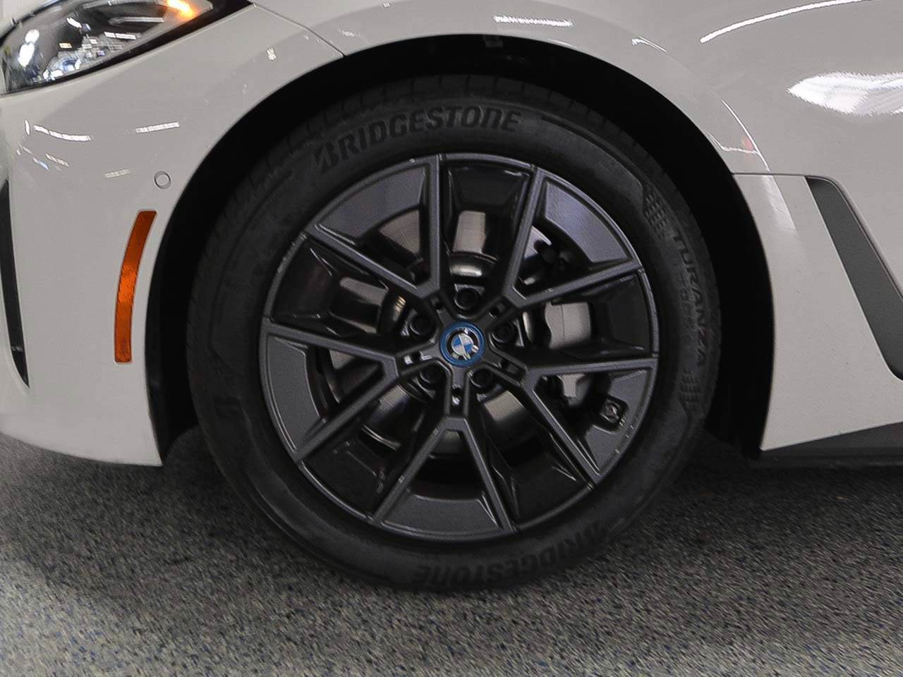 Used 2023 BMW i4 eDrive40 w/ Premium Package RWD image 5