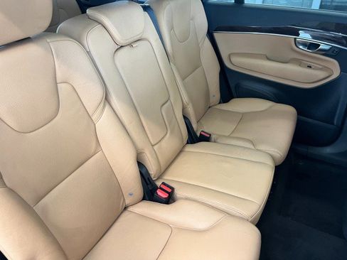 Used 2018 Volvo XC90 T6 Momentum w/ Momentum Plus Package AWD/4WD image 25