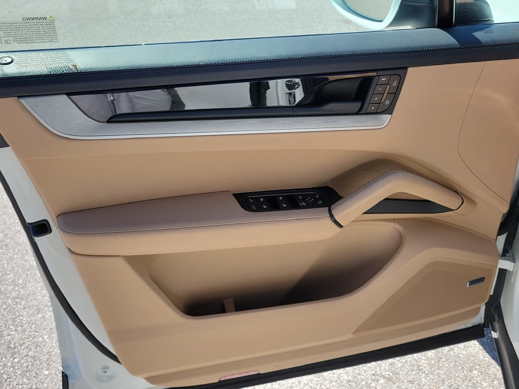 Certified 2026 Porsche Cayenne Coupe AWD/4WD image 24