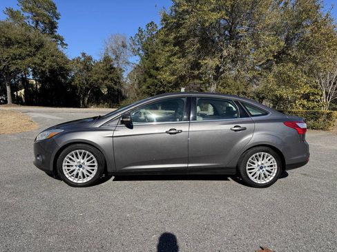 Used 2012 Ford Focus SEL image 3