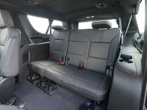 Used 2022 Chevrolet Suburban RST w/ Luxury Package AWD/4WD image 20